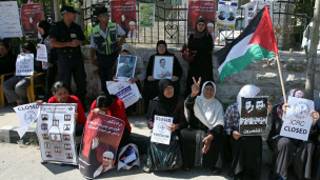 أهالي المعتقلين الفلسطينيين