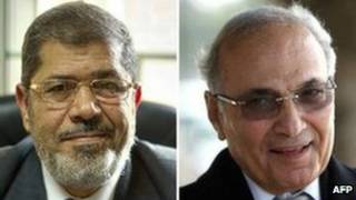 أحمد شفيق (يمين) ومحمد مرسي
