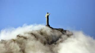 Nuvens carregadas sob o Corcovado, no Rio (foto: Alexandre Macieira|Riotur)