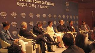 Các diễn giả trong diễn đàn về an ninh tại WEF