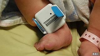 bebe con etiqueta RFDI