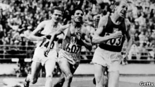 扎托佩克在1952年赫爾辛基奧運會上連奪三枚金牌