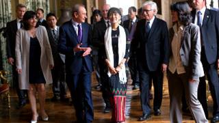 aung san suu kyi_paris
