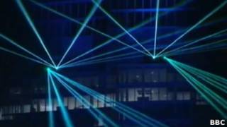 Лазерное шоу в честь открытия небоскреба Shard в Лондоне