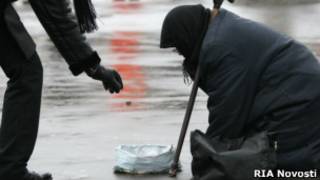 Нищая на московской улице