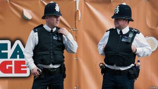 Policías británicos
