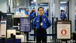 Agente de seguridad del aeropuerto estadounidense