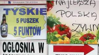Cartel de una tienda en polaco