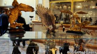 Objets de luxe de la famille Ben Ali mis aux enchères