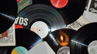Púa sobre disco de vinilo
