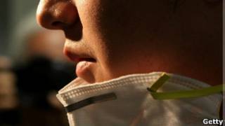 Hombre con mascarilla