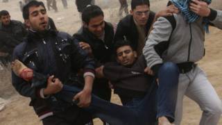 Pengunjuk rasa yang luka di Fallujah