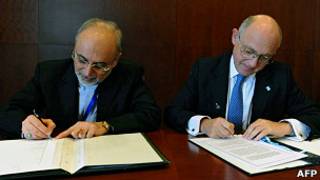 El canciller argentino Héctor Timerman y su homólogo iraní, Ali Akbar Salehi,
