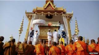 prosesi pemakaman raja sihanouk