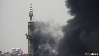 Humo en mezquita de Jobar, Damasco
