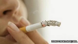 Mujer fumando