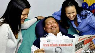 Chávez con sus hijas
