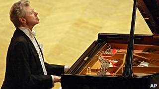 Van Cliburn