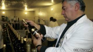Проверка качества продукции винзавода "Дионис"
