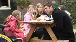Кадр сериала EastEnders (BBC)