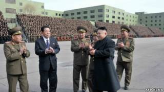 Lãnh đạo tối cao Bắc Hàn Kim Jong-un duyệt quân hôm 28/3