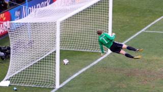 Neuer goal line