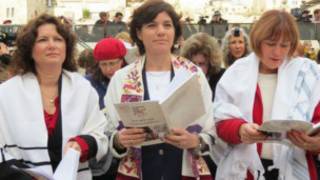 نساء الحائط
