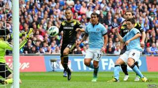 Man City lọt vào chung kết FA Cup
