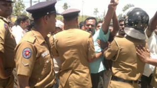 இலங்கைத் தொழிலாளர் காங்கிரஸின் பிரதேசத் தலைவர்களே தங்களைத் தாக்கியதாக மனோ கணேசன் தரப்பினர் கூறுகின்றனர்