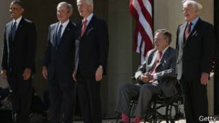 Barack Obama y cuatro expresidentes de Estados Unidos: George Bush, George W Bush, Jimmy Carter y Bill Clinton