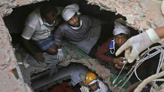 Resgate em Bangladesh / AP