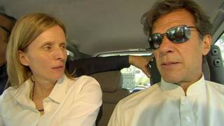 اورلا گوئرین، خبرنگار بیبیسی، همراه با عمران خان