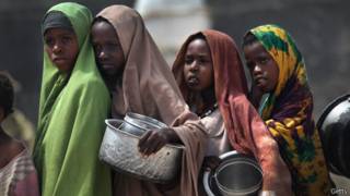 Ibura ry'ivyo kurya muri Somalia ryabaye haciye imyaka ine, ryahitanye abantu bashika ica kane c'umuriyoni