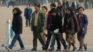 在伦敦市中心的中国游客。