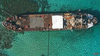 菲律宾政府发放马德雷山号搁浅仁爱礁的航拍图片