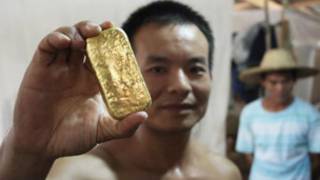 在加纳的中国采金者