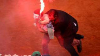 jami'in tsaro ya rike mai zanga zanga rike da wuta a Gasar Faransa
