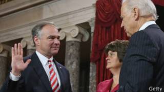 O senador Timothy M. Kaine (BBC)