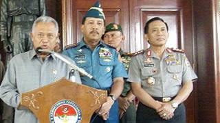 Menhan Purnomo Yusgiantoro