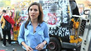 Selin Girit, periodista de la BBC