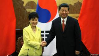 習近平和朴槿惠(2013年6月27日檔案圖片)