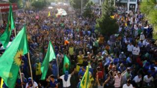 BDP ve PKK taraftarları Diyarbakır'da yürüyor