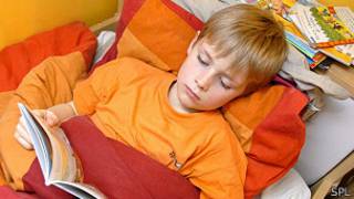 Niño leyendo