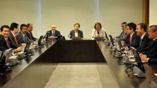 Presidente Dilma Rousseff discute com partidos as propostas para a reforma política | Foto: Antonio Cruz/ABr