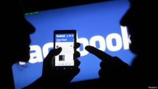 Người dùng Facebook trên di động