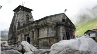 केदारनाथ: मलबे के नीचे हो सकते हैं सैकड़ों शव