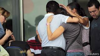 Familiares de víctimas