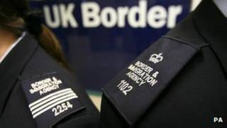 Oficiales de inmigración