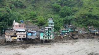 उत्तराखंड में बाढ़ से प्रभावित घर