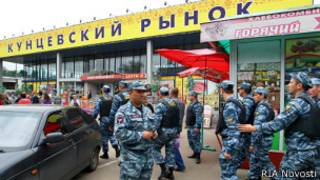 Полиция на московском рынке